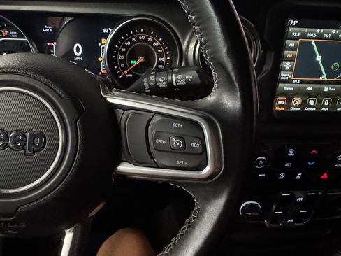 Used 2022 Jeep Wrangler Unlimited Sahara AWD/4WD image 24