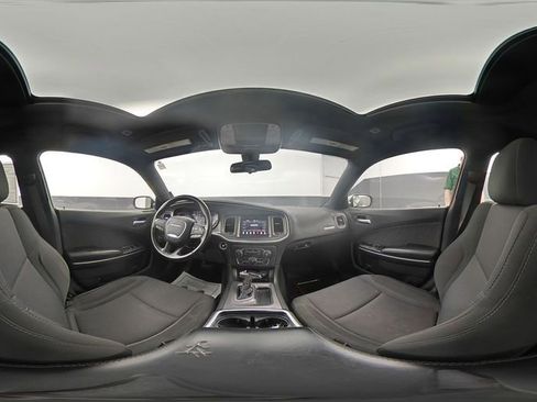 Used 2019 Dodge Charger SXT image 13