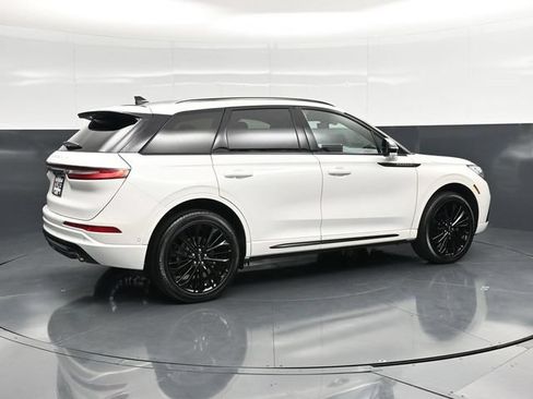 Used 2023 Lincoln Corsair Reserve w/ Equipment Group 202A AWD/4WD image 2