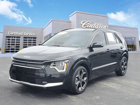 Used 2024 Kia Niro EX Touring image 1