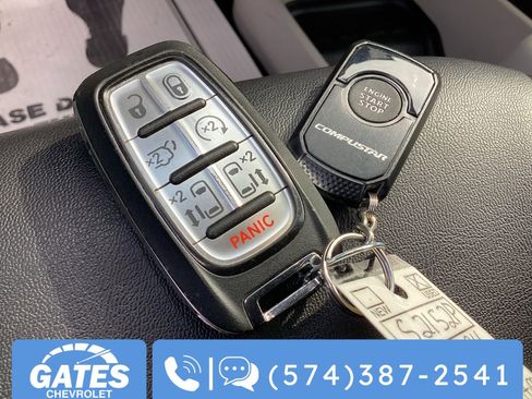 Used 2024 Chrysler Pacifica Touring-L image 35