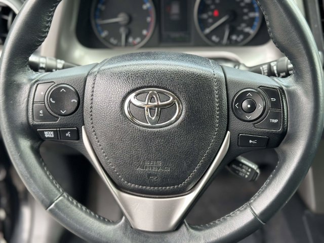 Used 2017 Toyota RAV4 XLE AWD/4WD image 19