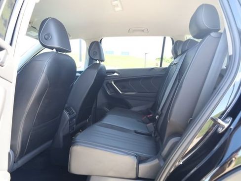 Used 2023 Volkswagen Tiguan SE FWD image 27