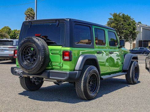 Used 2025 Jeep Wrangler Sport image 4