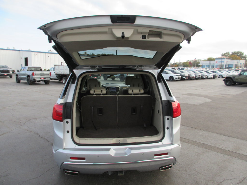 Certified 2017 GMC Acadia Denali w/ Technology Package FWD image 8