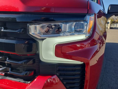 Used 2022 Chevrolet Silverado 1500 LT Trail Boss w/ Convenience Package II image 9