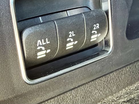 Used 2025 Mercedes-Benz GLS 450 GLS 450 w/ AMG Line Exterior image 13