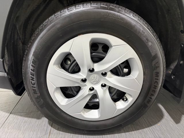 Used 2024 Toyota RAV4 LE FWD image 22