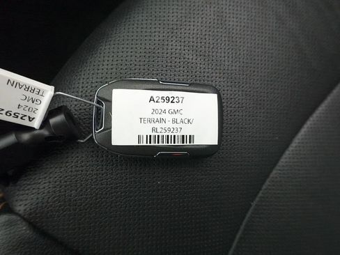 Used 2024 GMC Terrain AT4 image 33