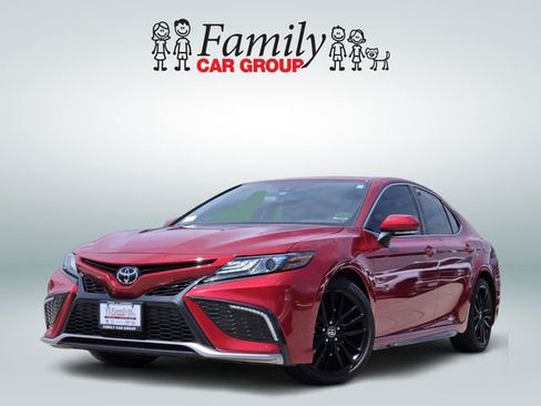 Certified 2022 Toyota Camry XSE FWD image 1