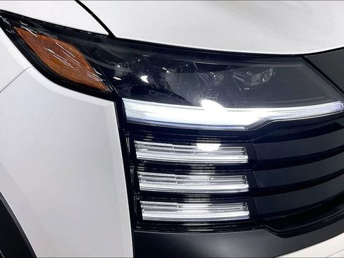 New 2026 Nissan Kicks SR w/ Cold Weather Package image 32