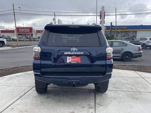 Used 2023 Toyota 4Runner SR5 Premium w/ Moonroof Package AWD/4WD image 4