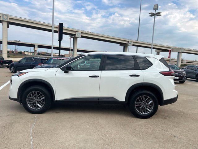 Used 2024 Nissan Rogue S AWD/4WD image 5