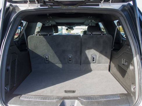 Used 2023 Chevrolet Suburban RST w/ Luxury Package image 12