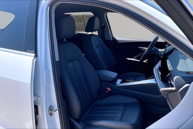 Used 2025 Audi Q5 Premium w/ Convenience Package AWD/4WD image 7
