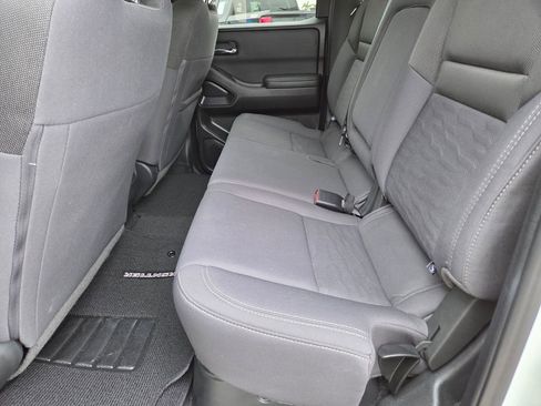 Used 2023 Nissan Frontier SV w/ Midnight Edition Package image 17