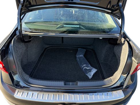 Used 2024 Volkswagen Jetta SE image 17