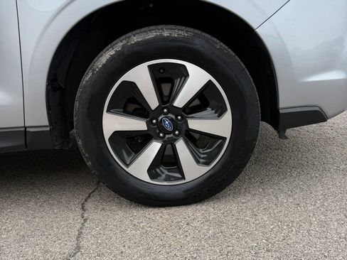 Used 2017 Subaru Forester 2.5i Premium w/ All-Weather Package AWD/4WD image 33