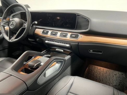 Used 2025 Mercedes-Benz GLE 450 4MATIC image 28