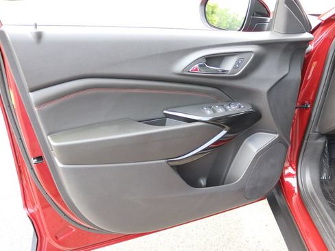 Used 2025 Chevrolet Trax RS w/ Driver Confidence Package FWD image 30