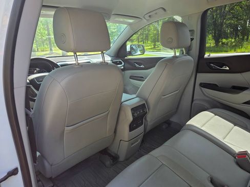 Used 2020 GMC Acadia SLT w/ Trailering Package FWD image 17
