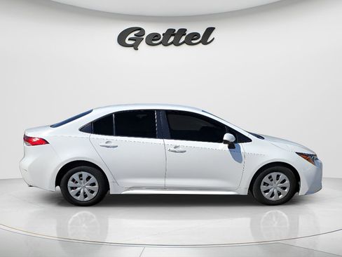 Used 2022 Toyota Corolla L image 3