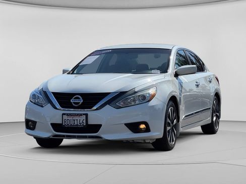 Used 2016 Nissan Altima 2.5 SV FWD image 6