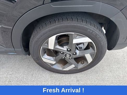 Used 2025 Hyundai Venue SEL FWD image 18