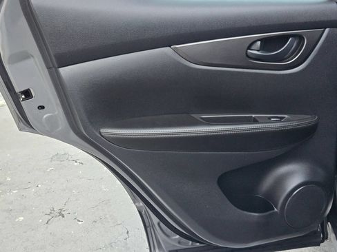 Used 2021 Nissan Rogue Sport S FWD image 33