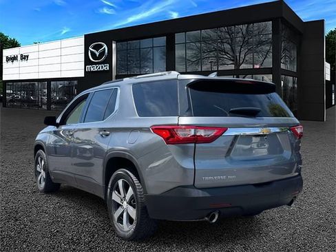 Used 2018 Chevrolet Traverse LT AWD/4WD image 2