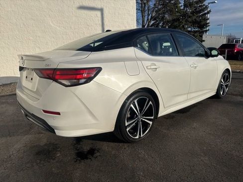 Used 2021 Nissan Sentra SR w/ SR Premium Package image 5