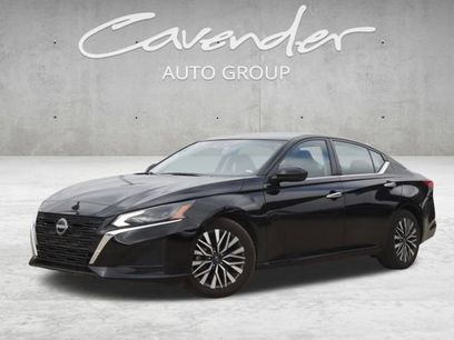Used 2023 Nissan Altima 2.5 SV