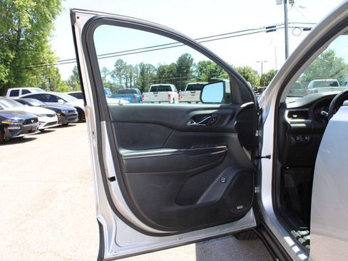 Used 2018 GMC Acadia SLT w/ LPO, Floor Liner Package FWD image 12