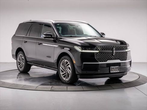 New 2026 Lincoln Navigator Reserve AWD/4WD image 7