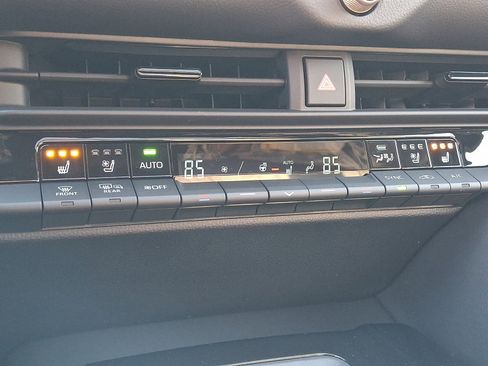 New 2026 Toyota Crown Platinum image 16