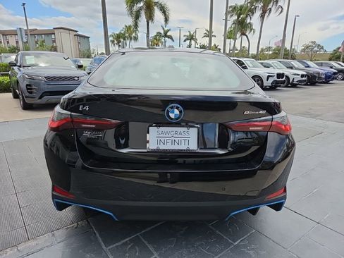 Used 2024 BMW i4 eDrive40 image 10
