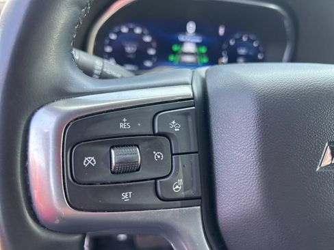 Used 2024 Chevrolet Suburban Premier AWD/4WD image 18