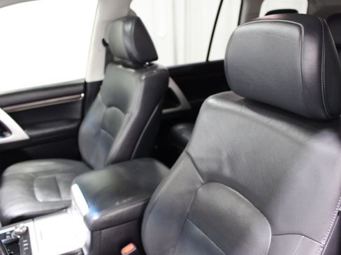 Used 2018 Toyota Land Cruiser AWD/4WD image 4