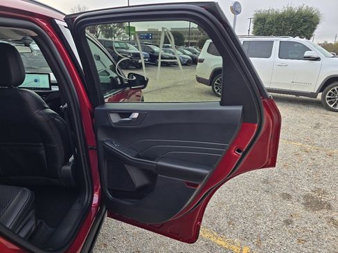 New 2026 Ford Escape SE FWD image 18
