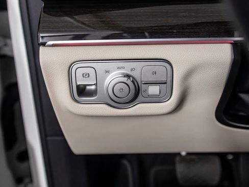 Used 2026 Mercedes-Benz GLS 450 4MATIC image 39