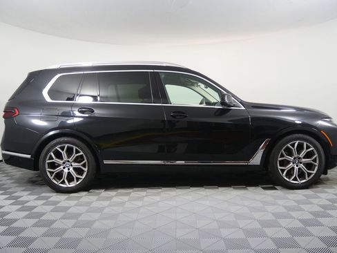 Used 2023 BMW X7 xDrive40i image 2