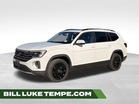 Used 2024 Volkswagen Atlas SE w/ Panoramic Sunroof Package FWD image 1