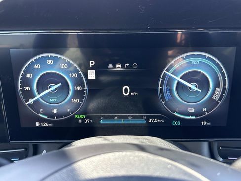 New 2026 Hyundai Elantra Limited FWD image 8