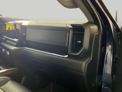 Used 2022 GMC Sierra 1500 SLT w/ SLT Premium Plus Package AWD/4WD image 17