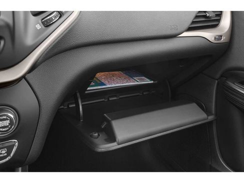 Used 2015 Jeep Cherokee Limited w/ Luxury Group image 13