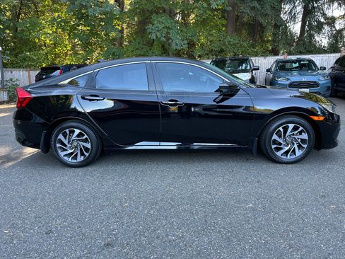 Used 2018 Honda Civic EX image 8