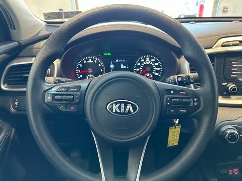 Used 2017 Kia Sorento AWD image 10