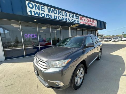 Used 2012 Toyota Highlander Limited w/ Tow Pkg FWD image 1