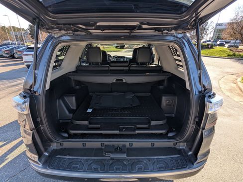 Used 2021 Toyota 4Runner Limited image 15