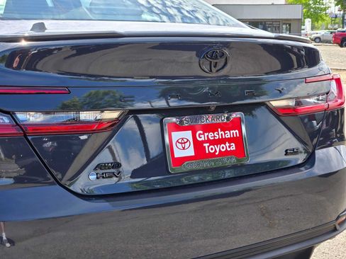 Used 2025 Toyota Camry SE AWD/4WD image 15